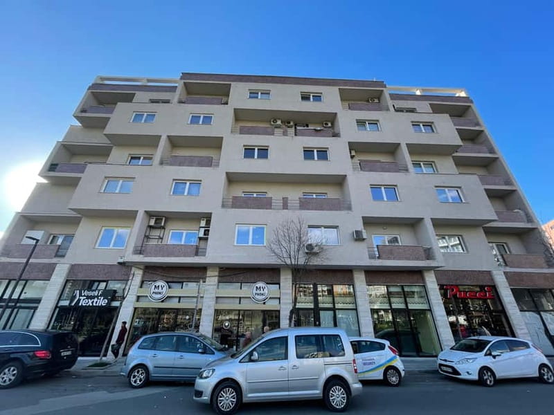 Tirana: Street Art & Modern Architecture Walking Tour - Side streets, murals, and the art between the landmarks