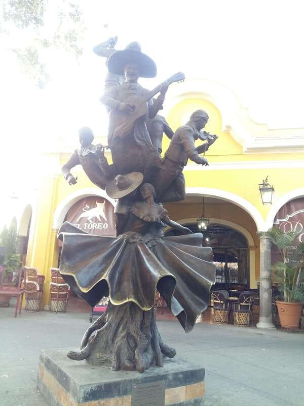 Tlaquepaque Magic Town: Artisans, Traditions, Architecture - Candy, rompope, and a taste of Jalisco