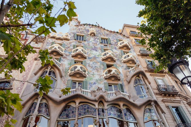 Treasures of Barcelona: Private Gaudi Walking Tour - What the Guide Adds to the Experience