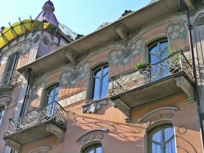 Turin: Art Nouveau Walking Tour with Coffee