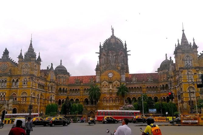 Victorian Gothic Heritage Quarter and Art Deco Walking Tour - Oval Maidan and the meeting of two styles