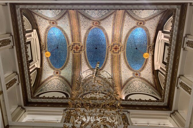 Walking Tour: Chicago's Loop - Home of the Modern Skyscraper - The Fine Arts Building and its old-fashioned elevator