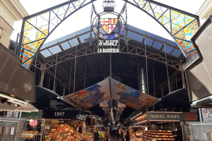 Walking Tour Gothic Quarter and Ramblas+Boat Trip - The old Jewish Quarter and Plaza del Pi