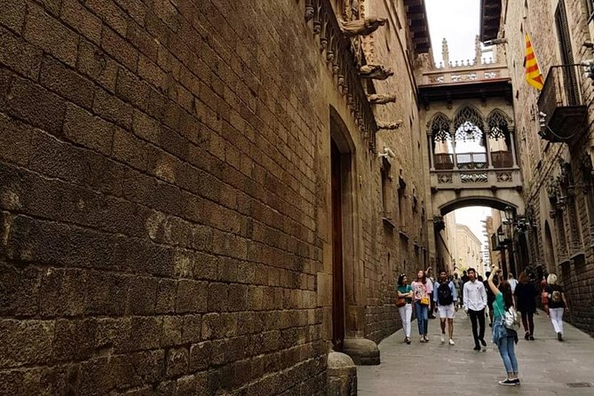 Walking tour of the Gothic Quarter of Barcelona + Cathedral - Why this Gothic Quarter walk works