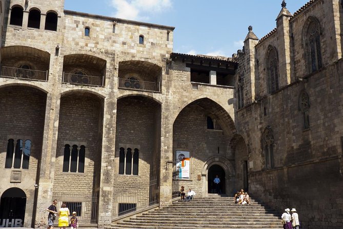 Walking tour of the Gothic Quarter of Barcelona + Cathedral - Roman columns at the Temple of Augustus
