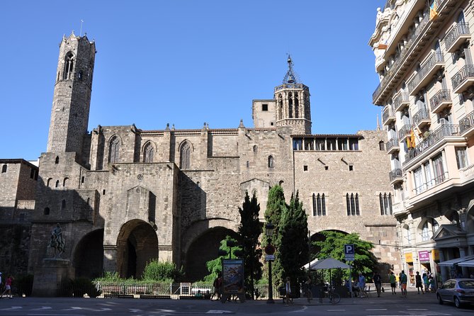 Walking tour of the Gothic Quarter of Barcelona + Cathedral - Plaça de Sant Felip Neri
