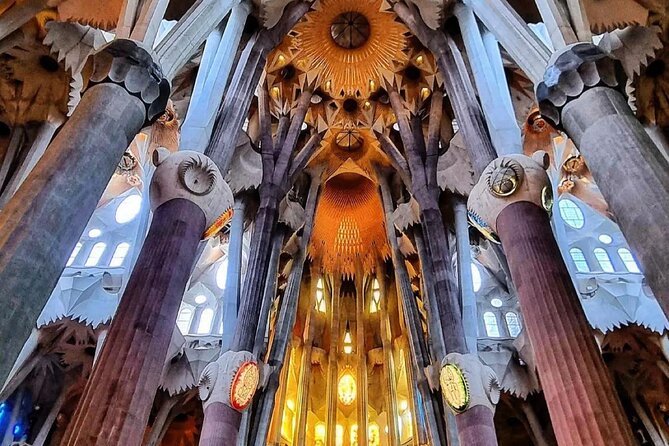 Wonders of Gaudi: Park Guell & Sagrada Familia Private Tour - Sagrada Família: seeing the unfinished masterwork properly
