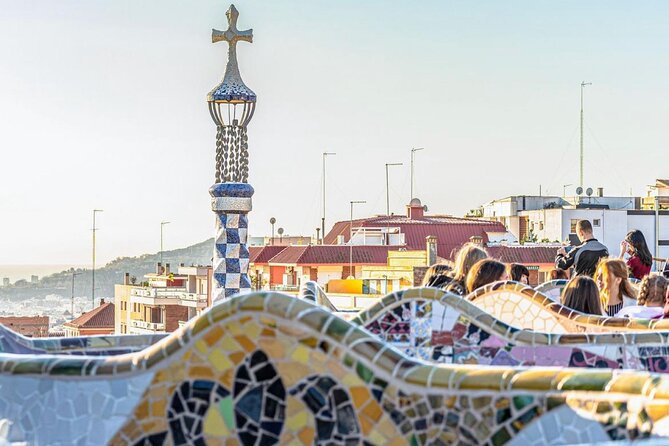 Wonders of Gaudi: Park Guell & Sagrada Familia Private Tour - The guide makes the biggest difference