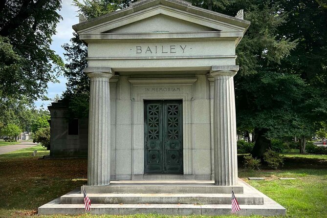 Woodlawn Cemetery: A Self-Guided Audio Tour of Gilded Age Art and Architecture - Irene Castle and the invention of the flapper look