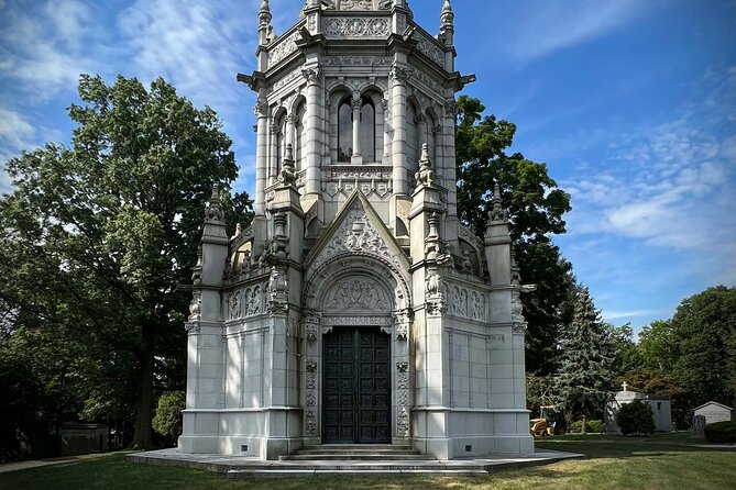 Woodlawn Cemetery: A Self-Guided Audio Tour of Gilded Age Art and Architecture - Anna Bliss and the Titanic Memorial