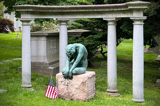 Woodlawn Cemetery: A Self-Guided Audio Tour of Gilded Age Art and Architecture - Ending at Barbara Hutton’s crypt